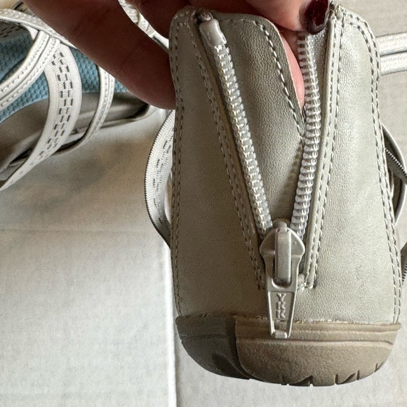 BARETRAPS WOMENS SOLAURA OPEN TOE STRAPPY SANDALS. EXCELLENT CONDITION! - Picture 13 of 13